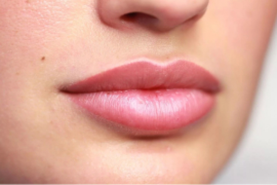 Permanent lips & lip liner. Aquarelle lips