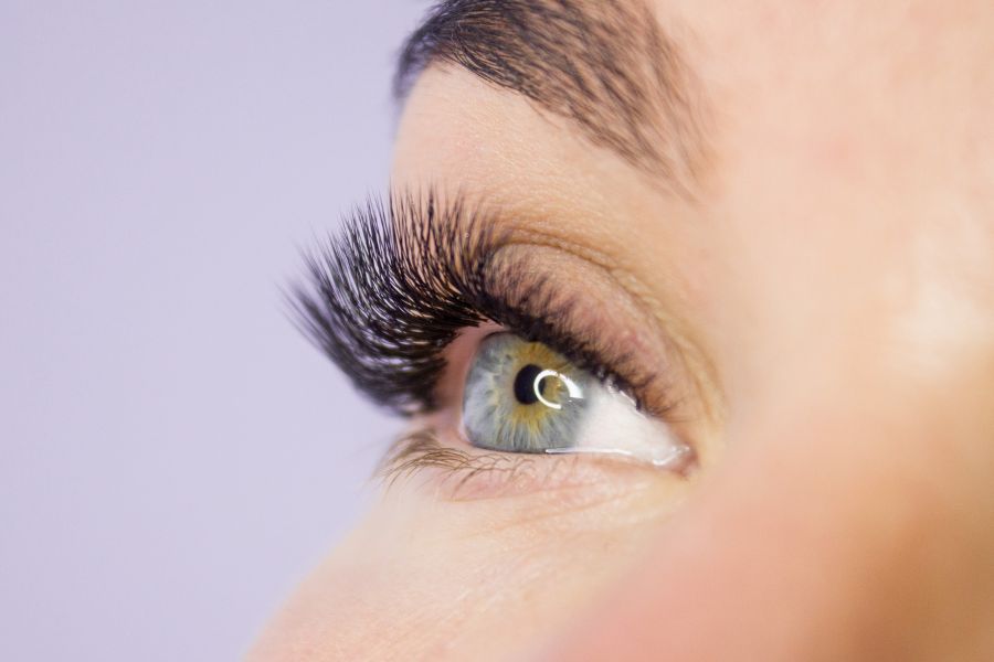eyelash extensions prague