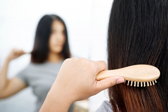 Причины выпадения волос и алопеции. Способы лечения.